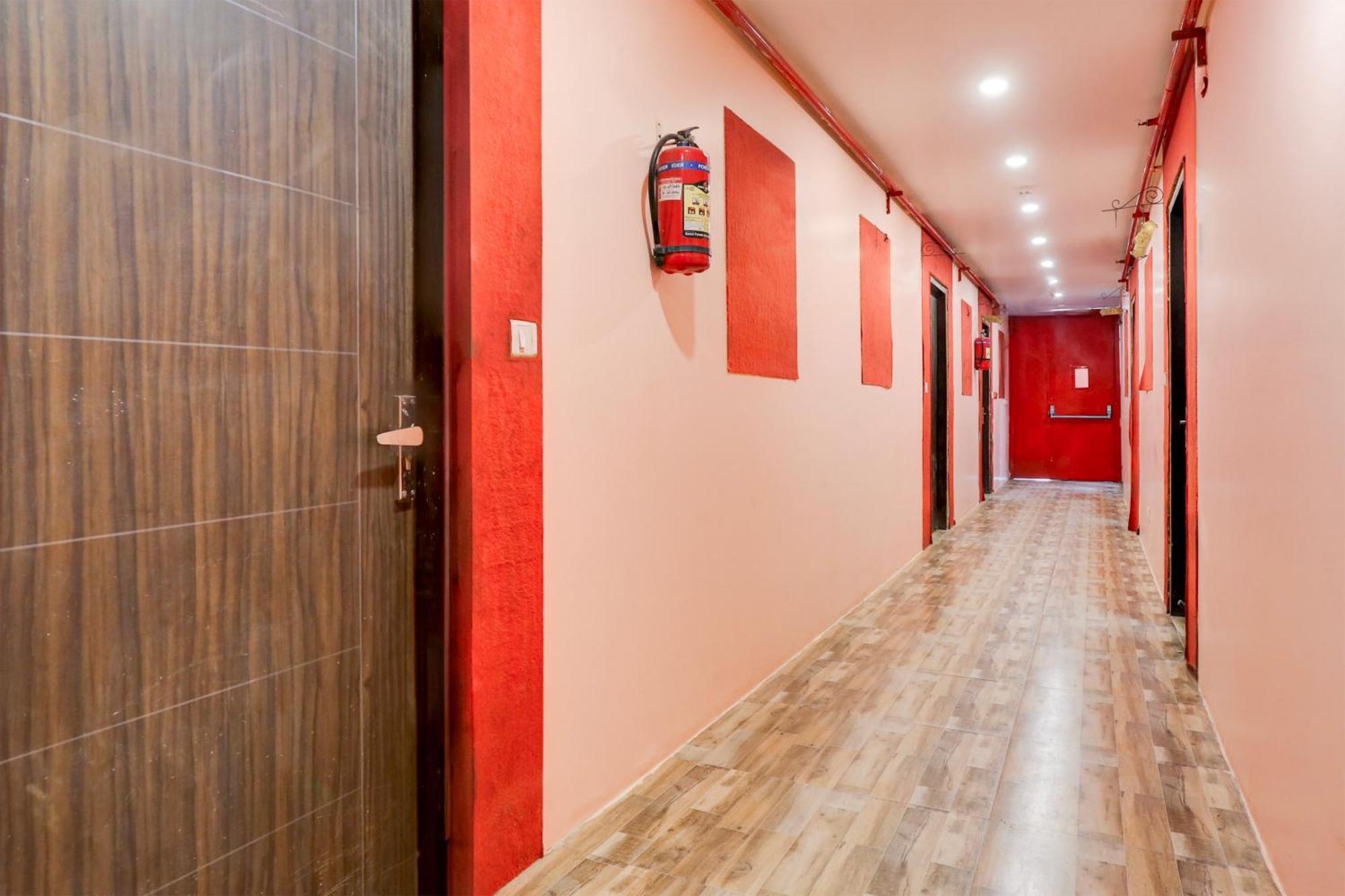 Super Hotel O S J Residency Delhi  Exteriör bild